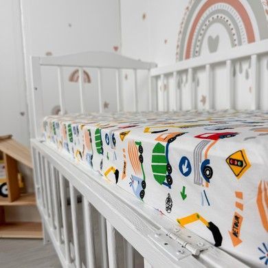 Простирадло на гумці для дитячого ліжка 120х60 см Oh My Kids "Машинки різнокольорові" для хлопчика