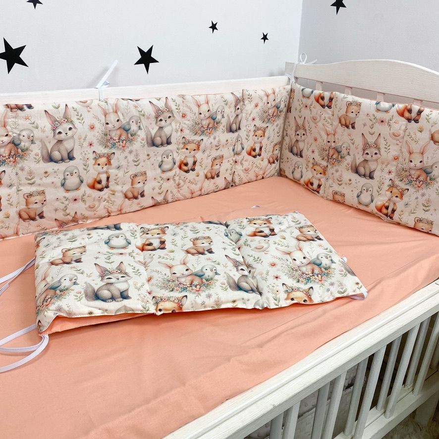 Бортики стьобані у дитяче ліжечко Oh My Kids "Зайчики Лисички" персиковий (на 3 сторони ліжка)