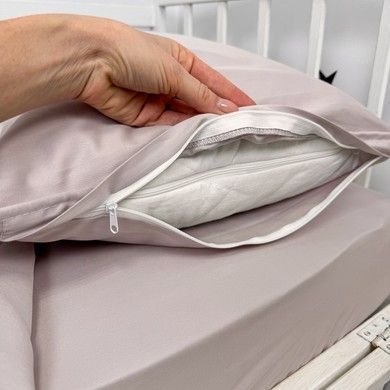 Дитяча однотона сатинова постільна білизна для ліжка 120х60 см Oh My Kids сіро-ліловий