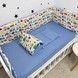Бортики тонкі 1 шт 120 см + 2 шт по 60 см у дитяче ліжечко Oh My Kids "Різнокольорові будівельні машинки" сатин блакитний