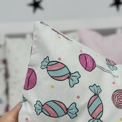 Бортики-подушки зі зйомними наволочками для дівчинки Oh My Kids «Цукерки» 12 шт