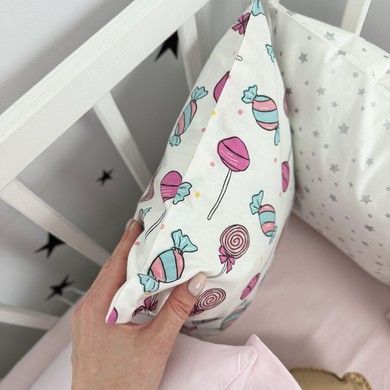 Бортики-подушки зі зйомними наволочками для дівчинки Oh My Kids «Цукерки» 12 шт
