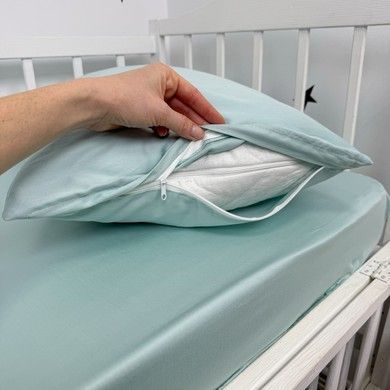 Cатинова однотонна постільна білизна для матраца 120х60 см Oh My Kids "Mint"