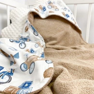 Махровое полотенце с уголком 70х70 см Oh My Kids "Ретро машинки" бежевое