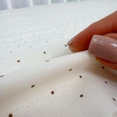 Натуральне простирадло на гумці 120х60 см Oh My Kids "Dots" ранфорс молочний
