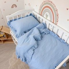 Мʼяка дитяча муслінова постіль у ліжко 120х60 см з рюшами Oh My Kids "Sky Blue" блакитний