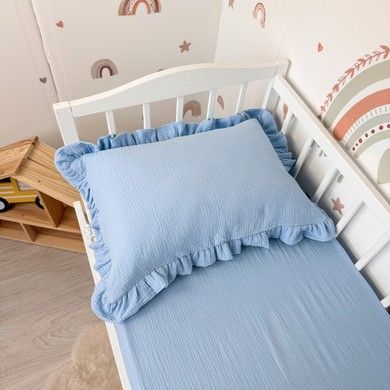 Мʼяка дитяча муслінова постіль у ліжко 120х60 см з рюшами Oh My Kids "Sky Blue" блакитний