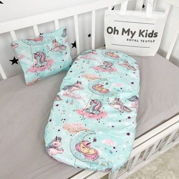 Набір в коляску: непромокаюче простирадло + подушечка 30х25х3 см Oh My Kids "Единорожки" мʼятний