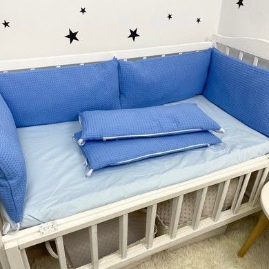 Комплект в кроватку с бортиками и пледом Oh My Kids "Ретро машинки" голубой