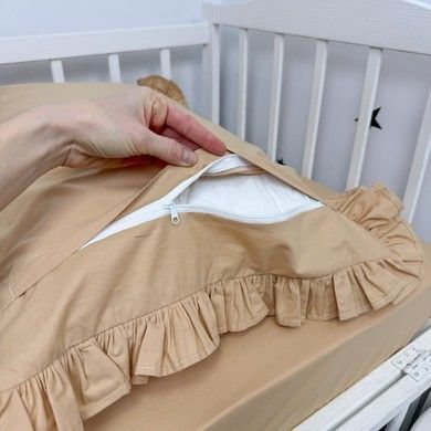 Дитяча наволочка з рюшами 40х60 см Oh My Kids "Лисички совенята"  бежевий