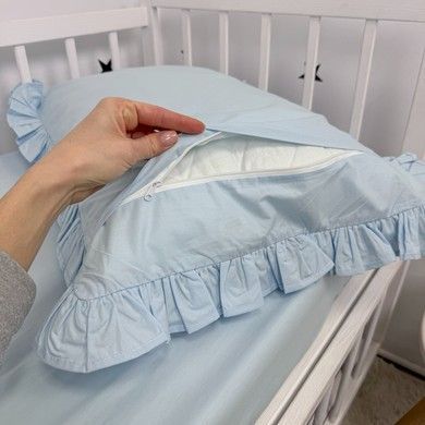 Натуральна постільна білизна з рюшами однотонна для ліжка 120х60 см з підковдрою 120х90 см Oh My Kids &laquo;Light Blue&raquo; ранфорс