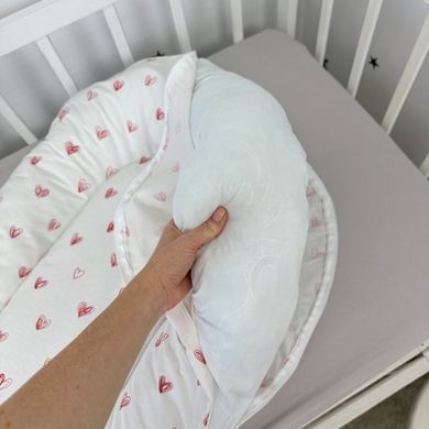 Кокон зі зйомним чохлом для новонародженого Soft OMK "Red Hearts"