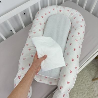 Кокон зі зйомним чохлом для новонародженого Soft OMK "Red Hearts"