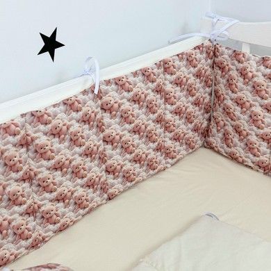 Бортики тонкі стьобані у дитяче ліжечко для дівчинки Oh My Kids "Ведмедики" пудровий (на 4 сторони)