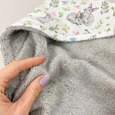 Детское махровое полотенце с уголком 70х70 см Oh My Kids "Зайчики" серый